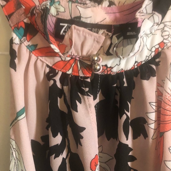 NY&Co. Multicolored, sleeveless top! - Picture 3 of 5